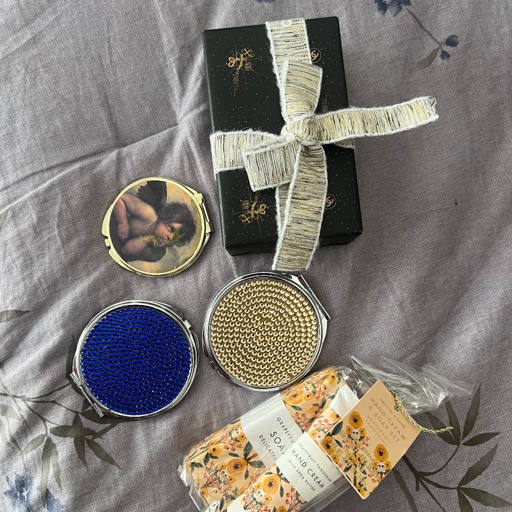 Addison & Gates Hand Cream &  Set with Nonbranded Women's Mini Mirror Lot.